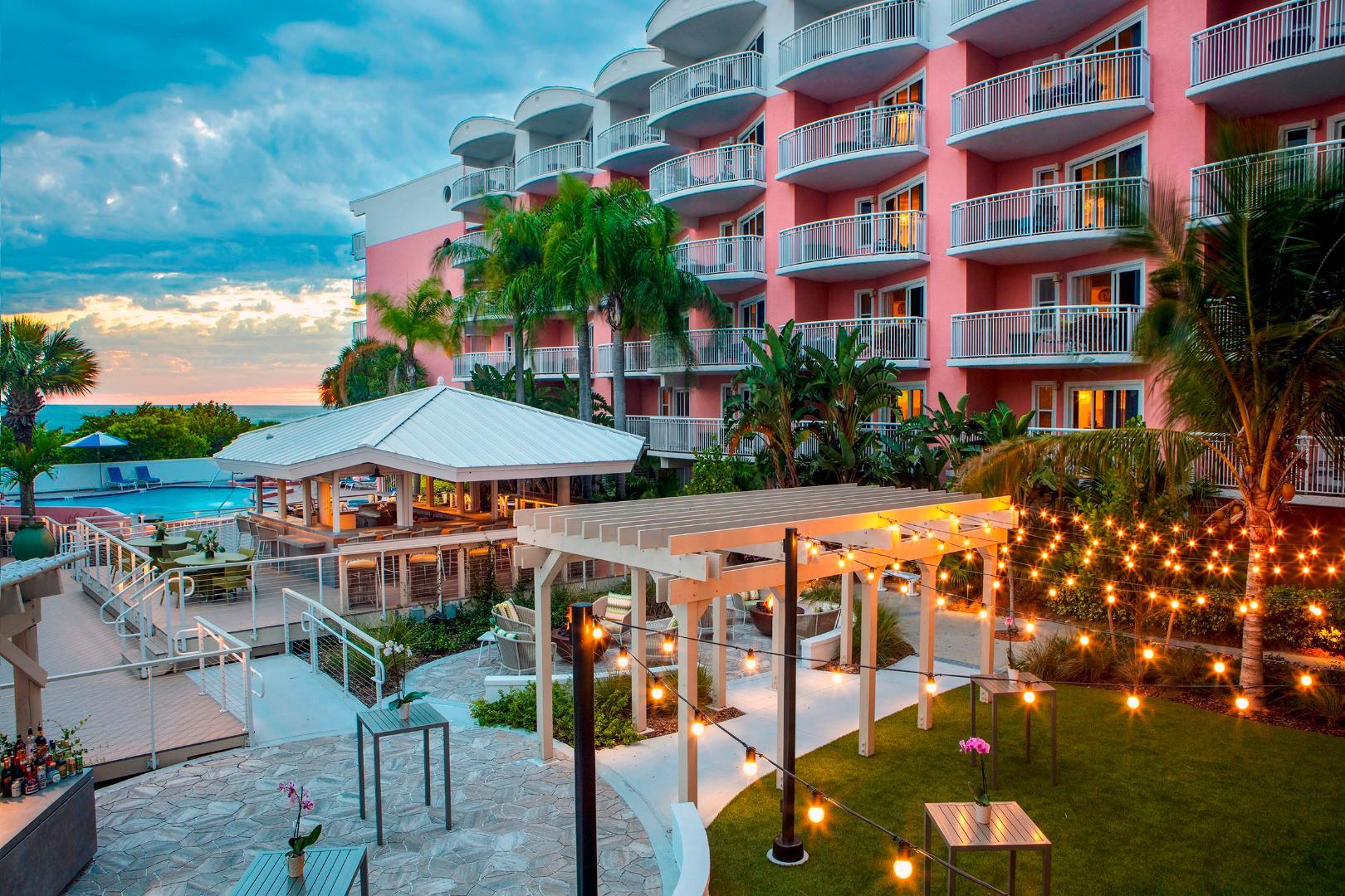 Beach House Suites By The Don Cesar St. Pete Beach Exterior photo